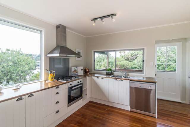 17a Terrace Road Titahi Bay_3