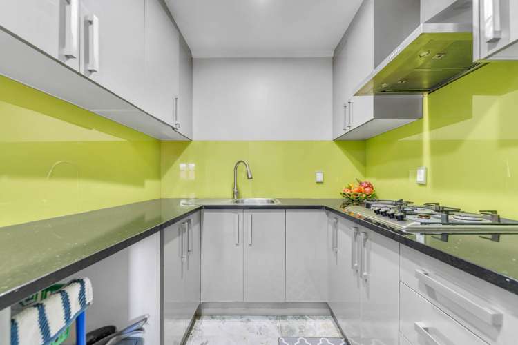 73 Kimber Hall Avenue Mt Roskill_7