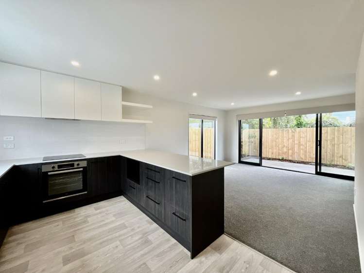 4/27 Evesham Crescent 10222_2