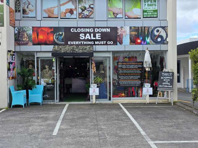 Stunning Retail Showroom in Great Central Location.