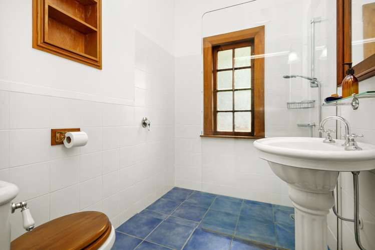 5 Coach Lane Belmont_13