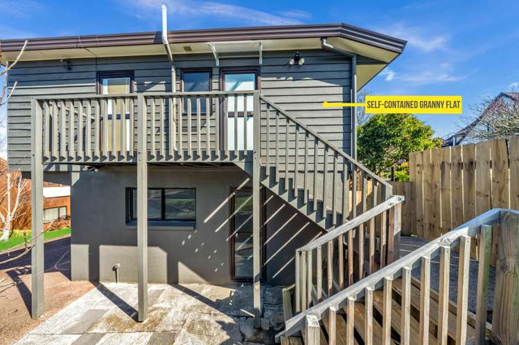 9 Cambric Place Botany Downs_35