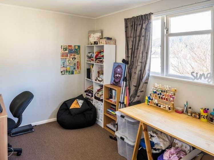 108 Whites Line East Waiwhetu_9