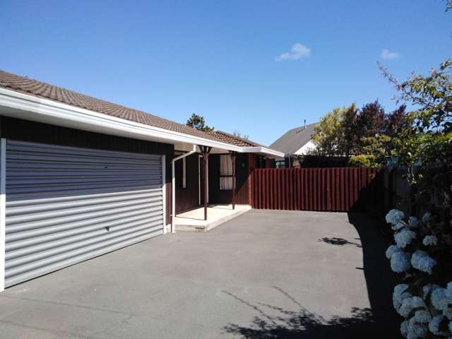 Sunny Private 2 Bedroooms lounge sheds glasshouse