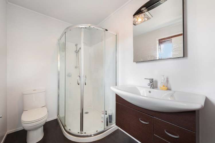 26 Aquarius Avenue Glen Eden_12