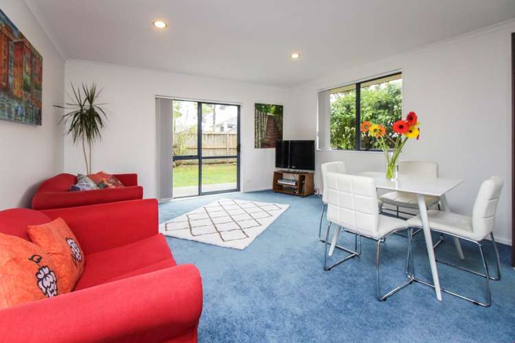 16 Plumstead Rise Glen Eden_1