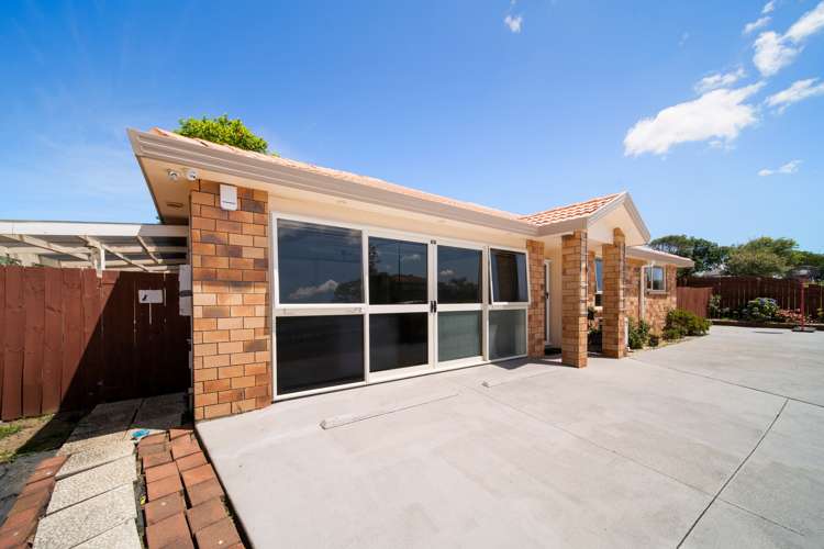 11 Naylors Drive Mangere_18