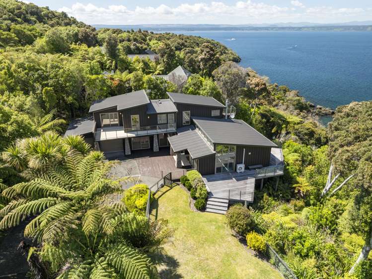 47 Whakamoenga Point Acacia Bay_25