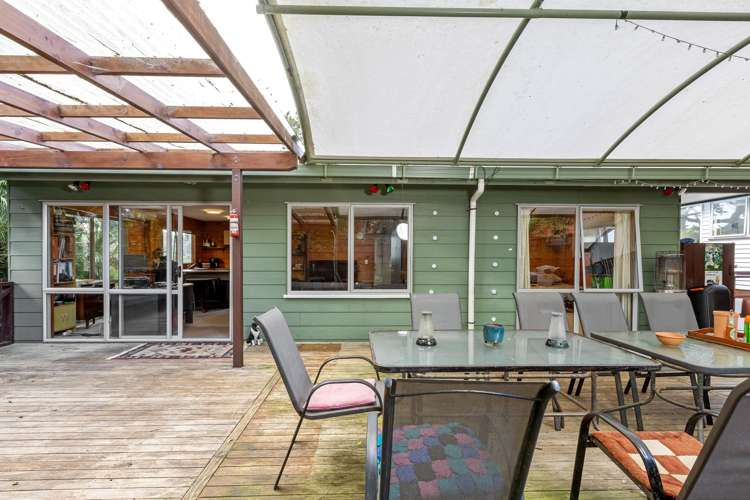 46 Easton Park Parade Glenfield_13