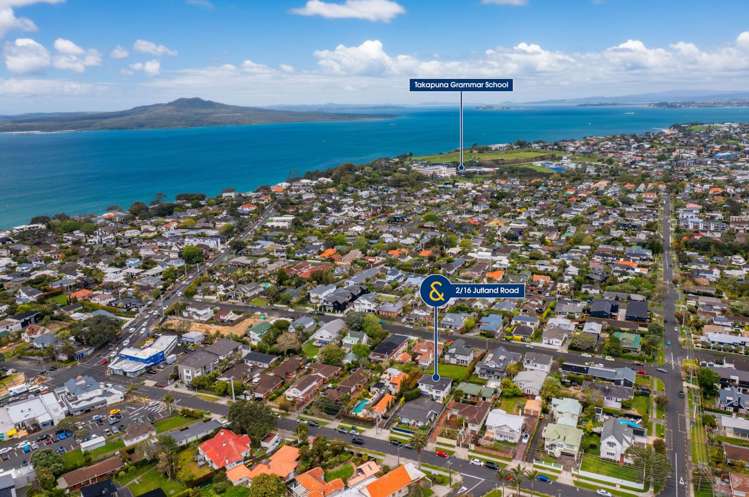 2/16 Jutland Road Takapuna_23