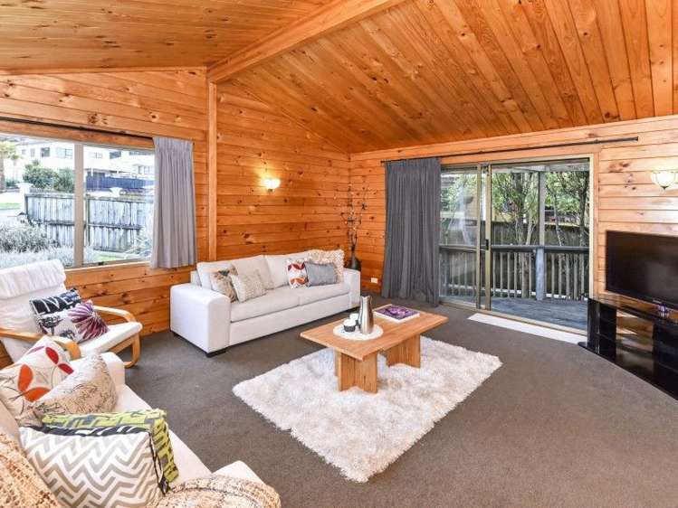 28 Hakea Place Totara Heights_21