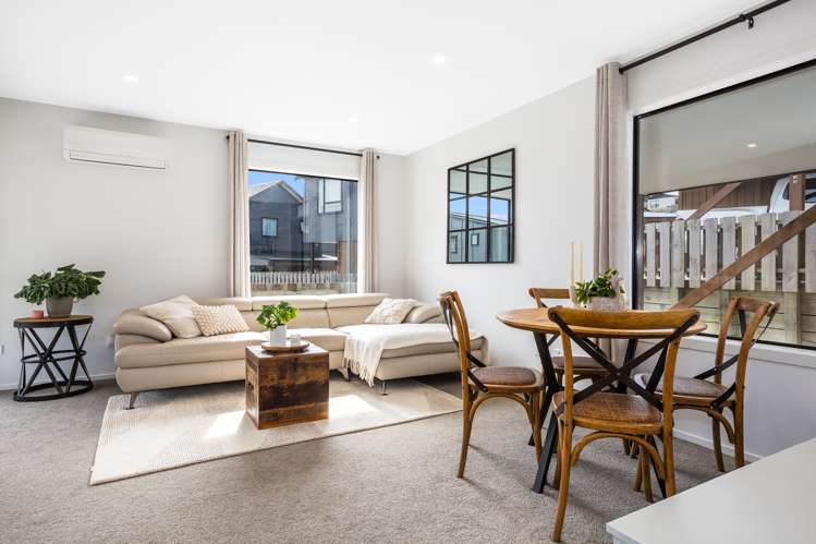 75 Cedarwood Street Woodridge_7