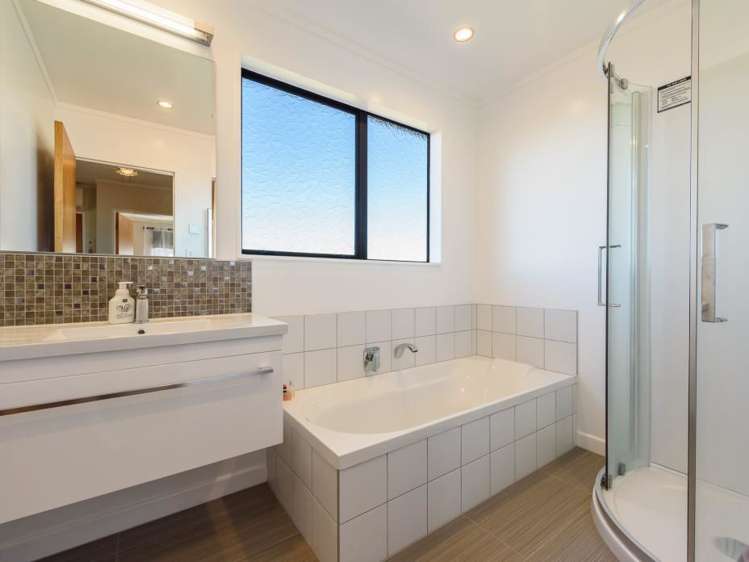 4 Ramphal Terrace Khandallah_16