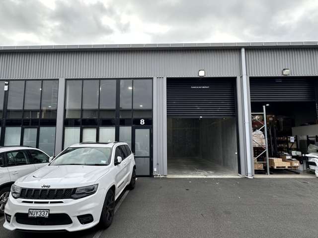 Near new & ready to go!