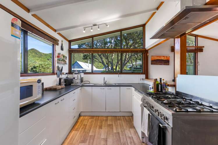 84 Thurleigh Grove Karori_10