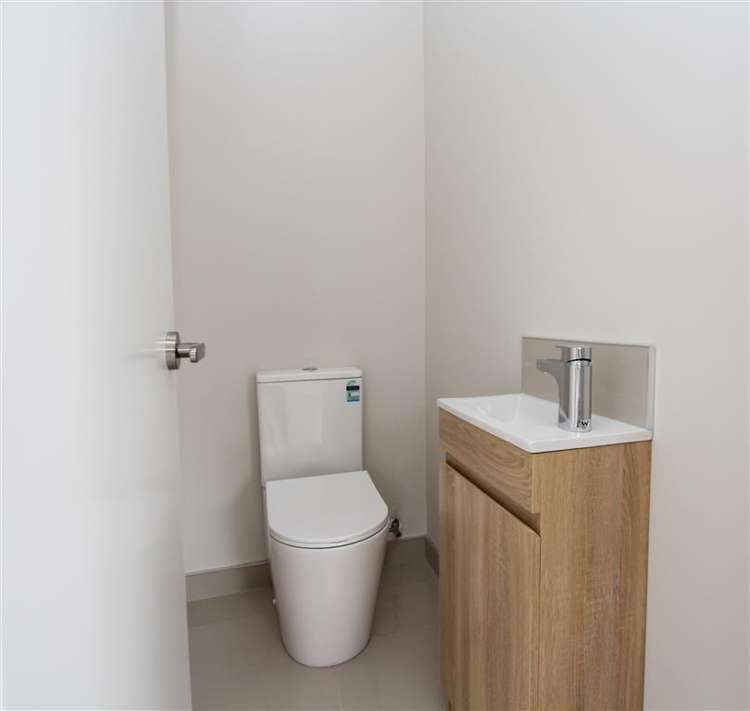 2/8A Rutherford Street 1053_15