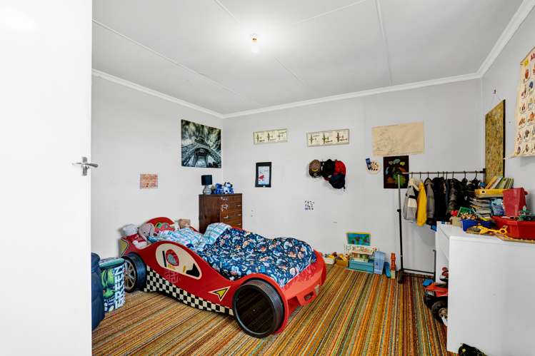 84 Mawhitiwhiti Road Normanby_19