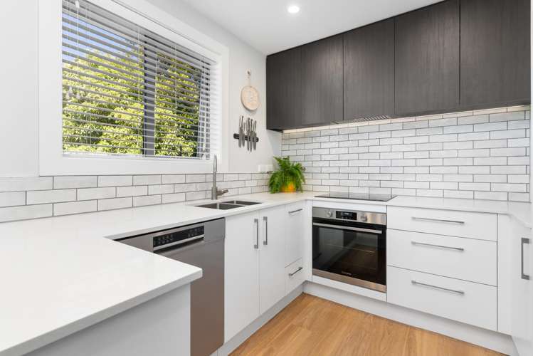 2/174b Grimseys Road Redwood_7