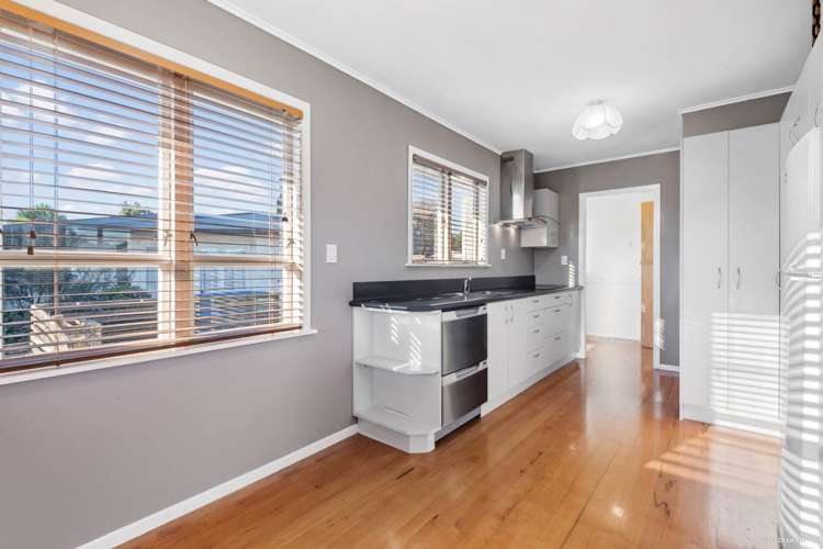 7 Montmere Avenue Te Atatu Peninsula_5