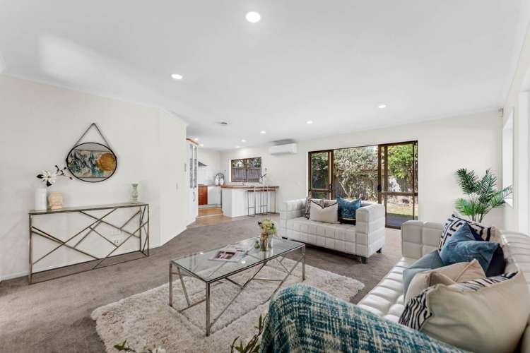 19 Maybole Drive Flat Bush_12