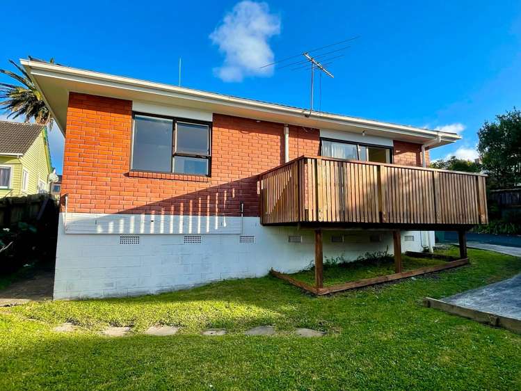 2/3195 Great North Road New Lynn_9