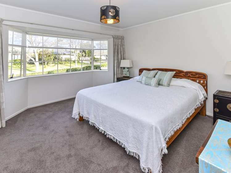 1 Tolvah Place Wattle Downs_12