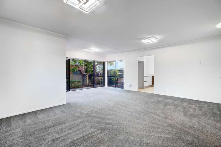 2/24 Miro Street New Lynn_14