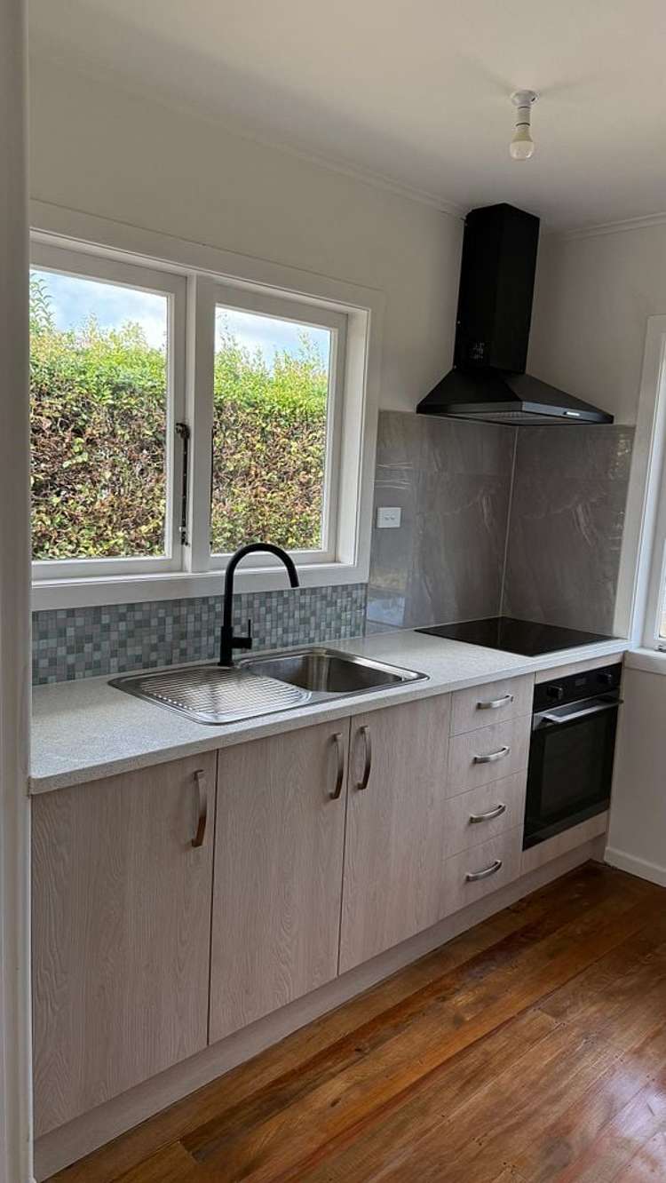 30 Amberley Avenue Te Atatu South_15