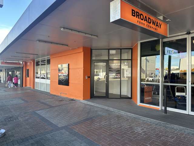 Superb central office - 20 Broadway, Papakura