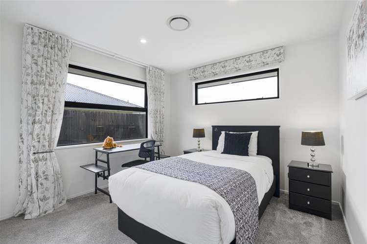 69 Southfield Drive Lincoln_23