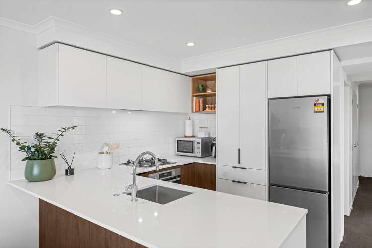 201/28 Shortfin Place_5
