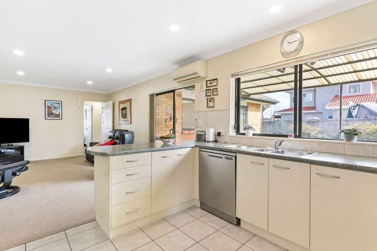 1 Brittas Place East Tamaki_13