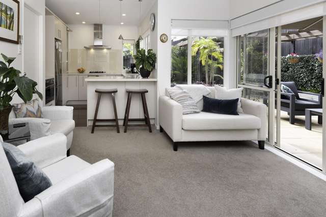 15 Gillett Place Botany Downs_4