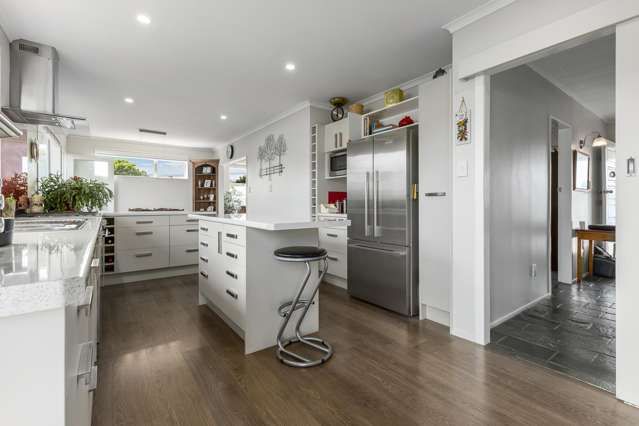 635 Queen Street East Levin_4