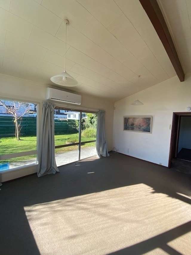 2/8 May Street 1076_1