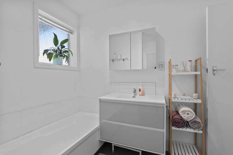 6 Kahikatea Street Inglewood_13