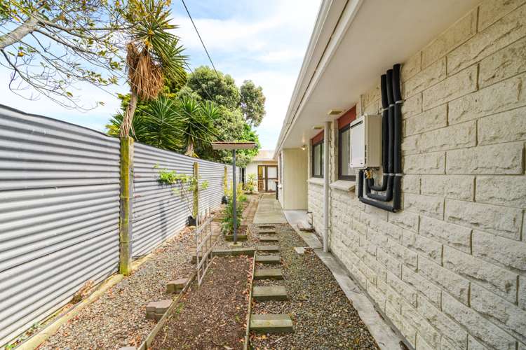 18a Ngaio Street West End_18