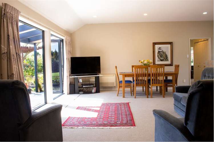 17 Ardilea Avenue Stoke_5