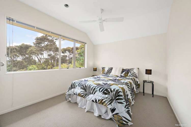 2/111 Seaview Road Glenfield_5