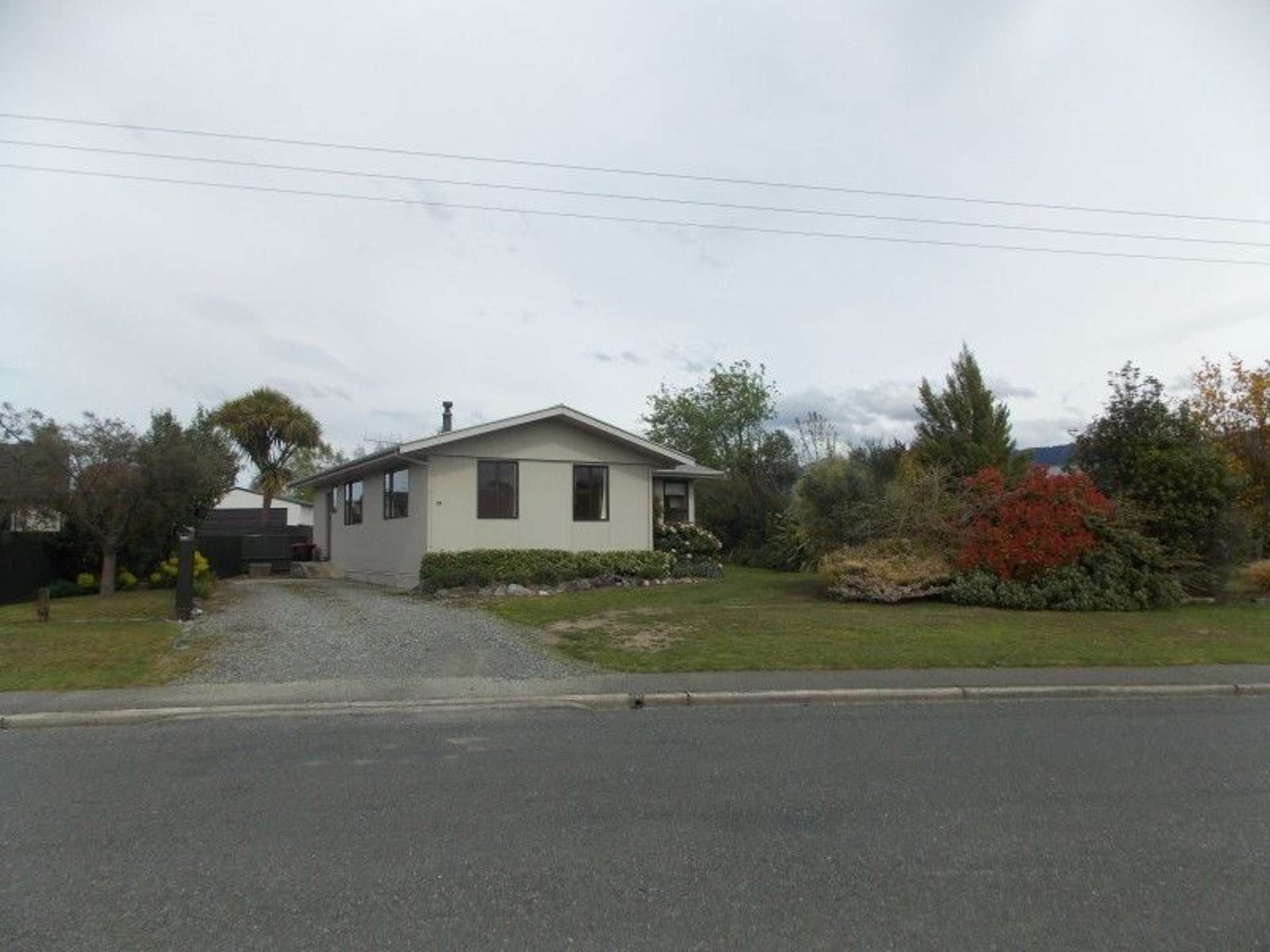 27 Howden Street Te Anau_0