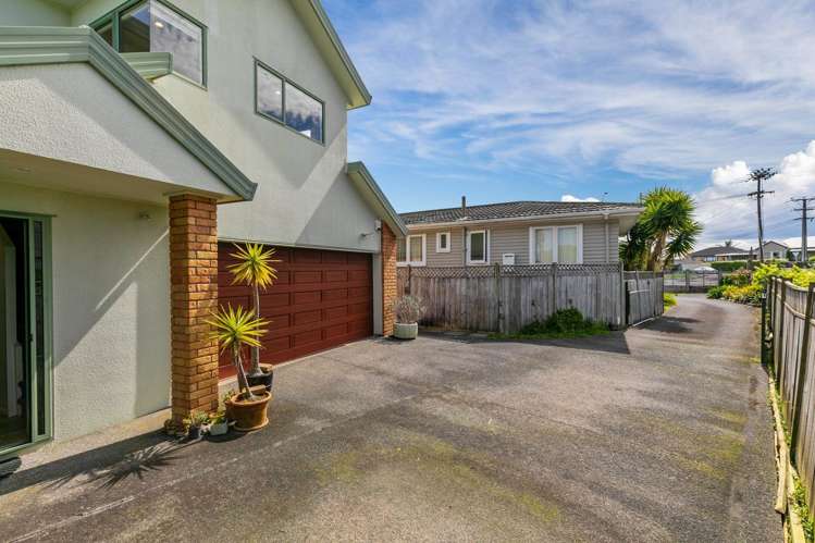 2/267 Glenfield Road Hillcrest_14