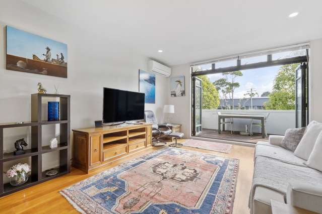 Move-in ready + 2 min walk to Ponsonby Road