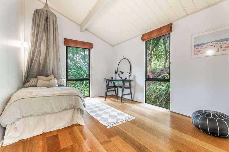 37b Ocean Road Surfdale_15