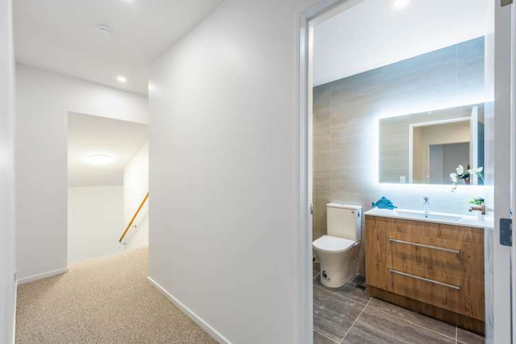 24B Arataki Views Way Glen Eden_10