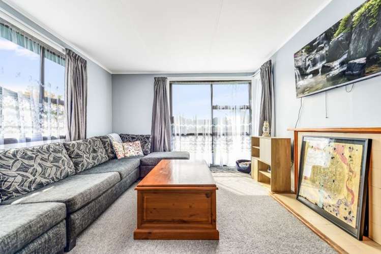 40 Montgomery Crescent Bader_11