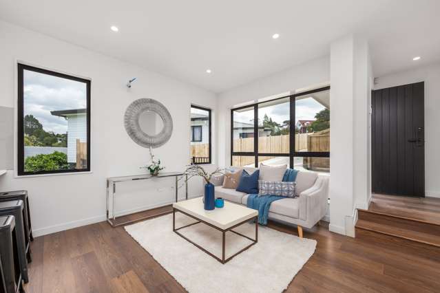 2/37 Garton Drive Massey_1