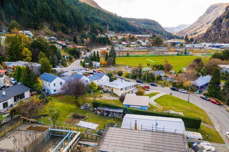 18 Fryer Street Queenstown_22