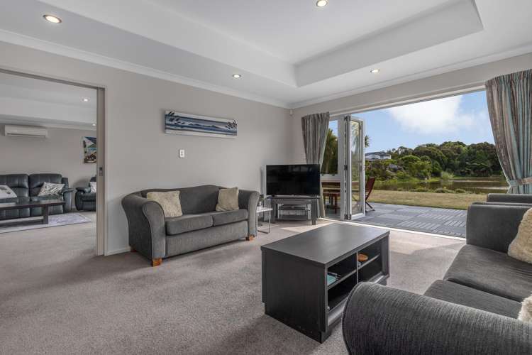 81 The Drive Paraparaumu Beach_8