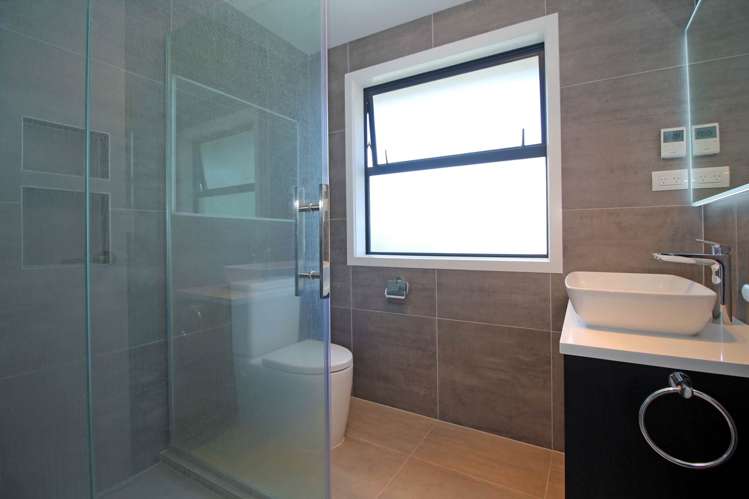 21 Momona Road Greenlane_14