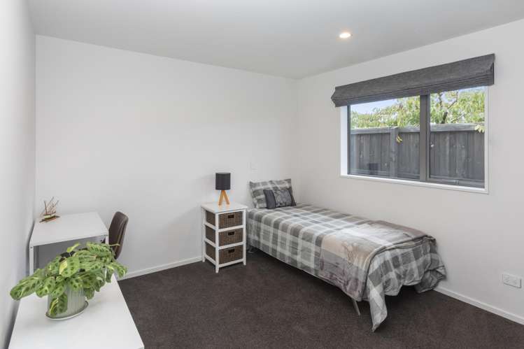 8 Carnaveron Drive Lincoln_15